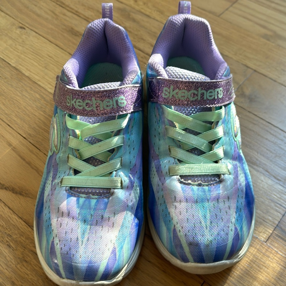 Skechers no tie sparkly sneakers. Minor wear.